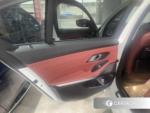 BMW 3 series 2022 Белый из Китая