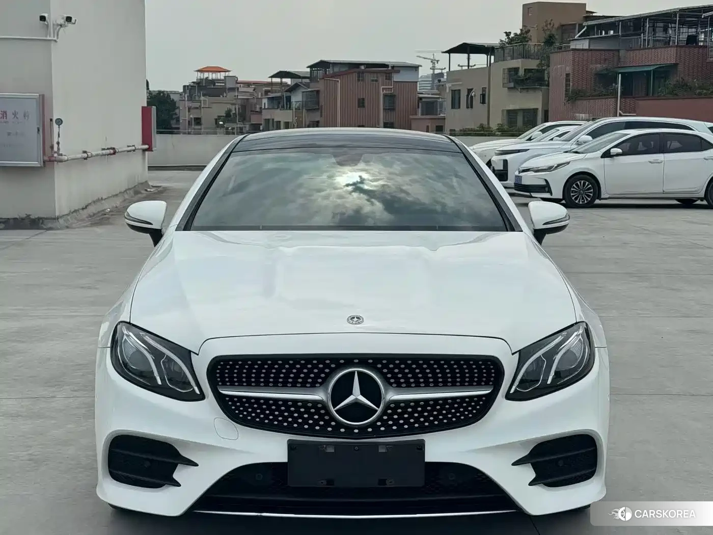 Mercedes-Benz E-Class 2018 Белый из Китая
