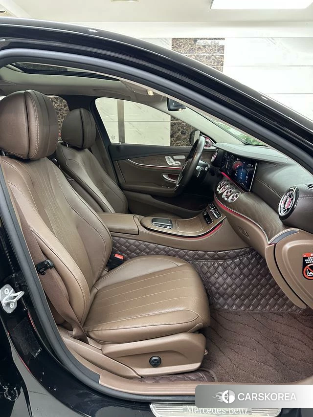 Mercedes-Benz E-class 2022 Черный из Китая