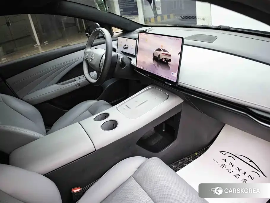 Nissan N7 2025 Silver/gray из Китая