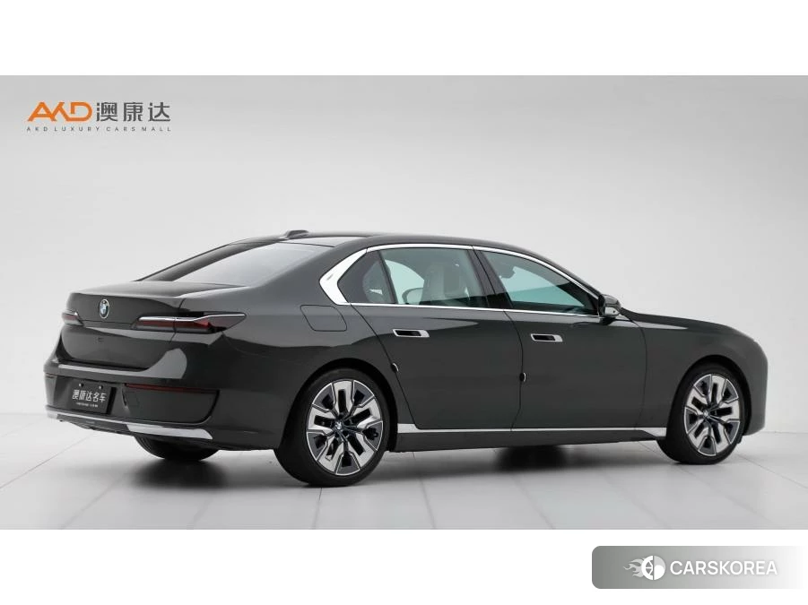 BMW 7 series 2022 Темно-серый из Китая