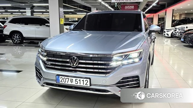 Volkswagen Touareg 3rd generation 2023 Серебряный из Кореи