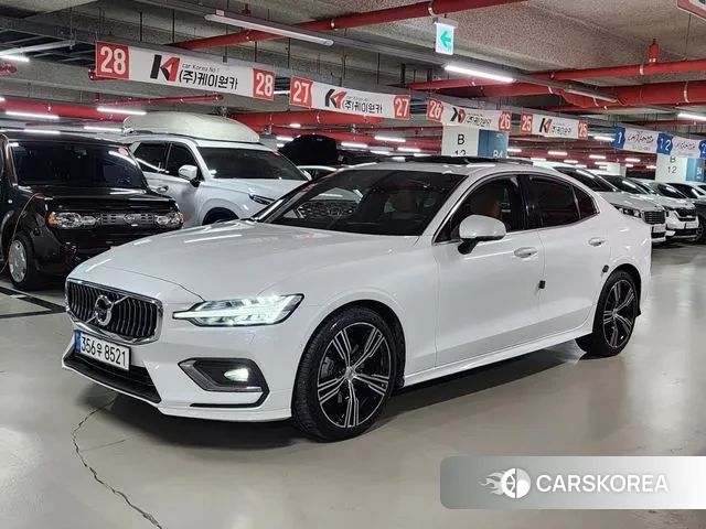 Volvo S60 3rd generation 2021 Белый из Кореи