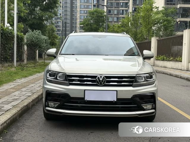 Volkswagen Tiguan L 2021 Шампань из Китая