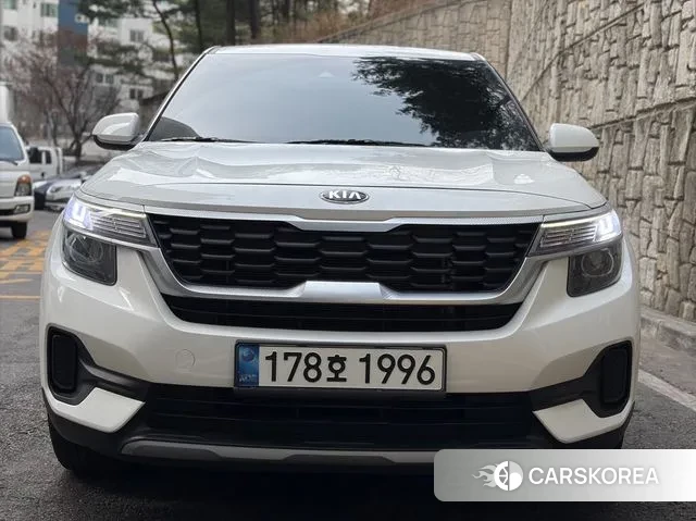 Kia Seltos 2021 Белый из Кореи