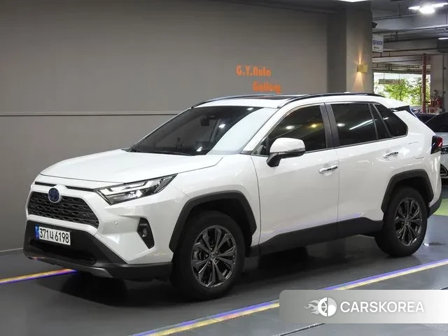 Toyota RAV4 5th Generation 2023 Белый из Кореи