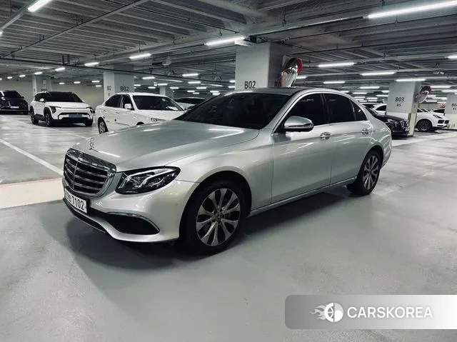 Mercedes-Benz E-Class W213 2018 Серебряный из Кореи