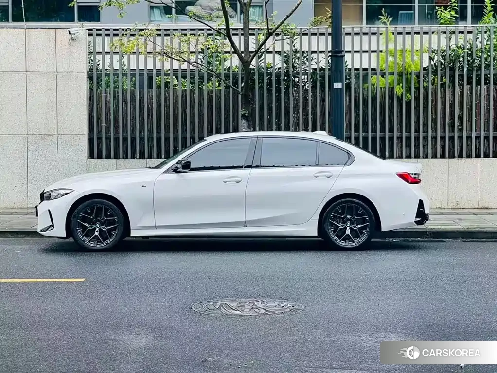BMW 3 series 2025 Белый из Китая, фото 2