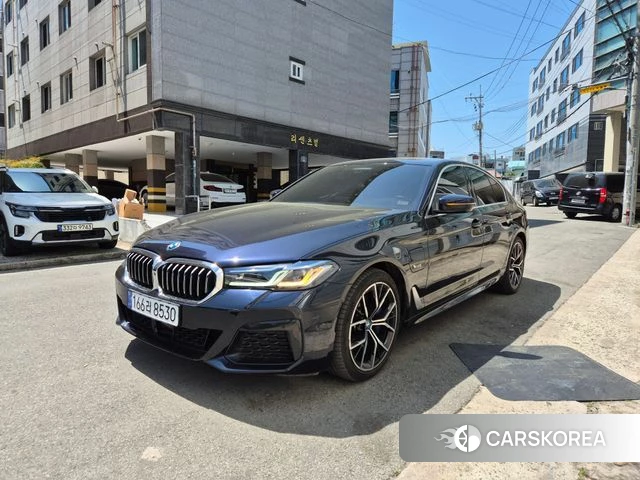 BMW 5 Series (G30) 2022 Черный из Кореи