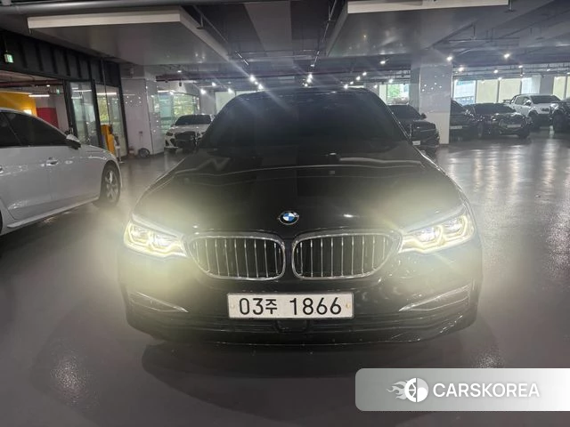 BMW 5 Series (G30) 2019 Черный из Кореи