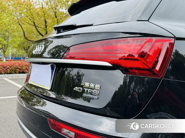 Audi Q5L 2022 Черный из Китая