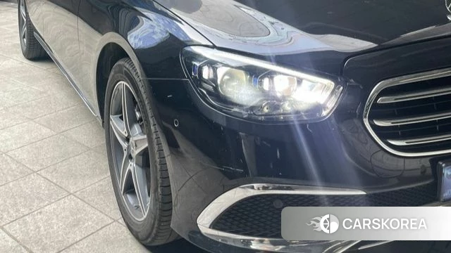 Mercedes-Benz E-Class W213 2021 Черный из Кореи