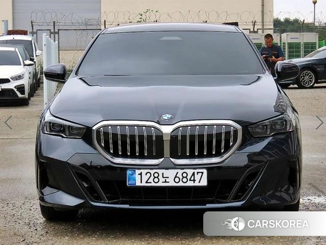 BMW 5 Series (G60) 2025 Черный из Кореи