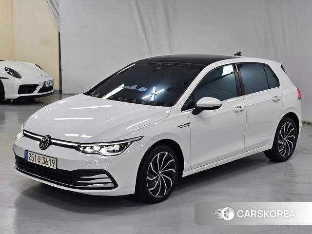 Volkswagen Golf 8th Generation 2022 Белый из Кореи