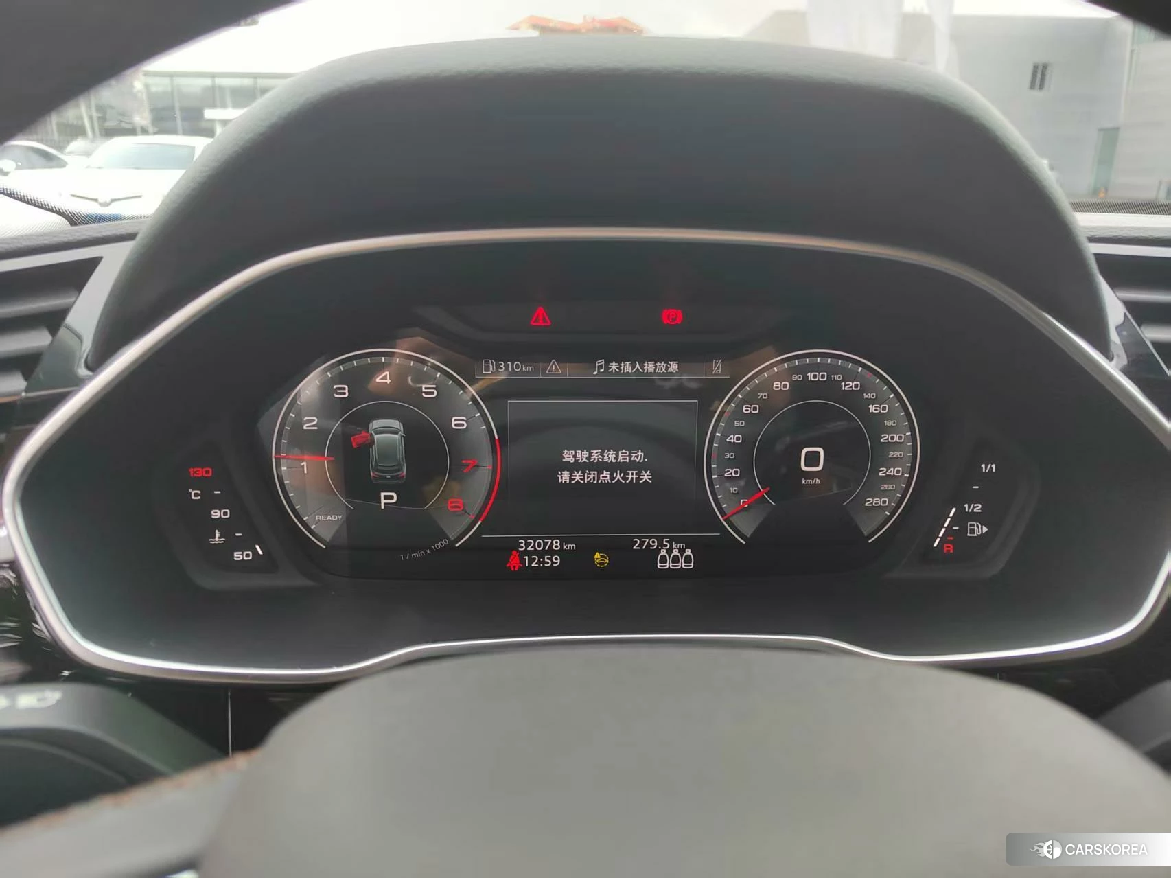 Audi Q3 2022 Темно-серый из Китая