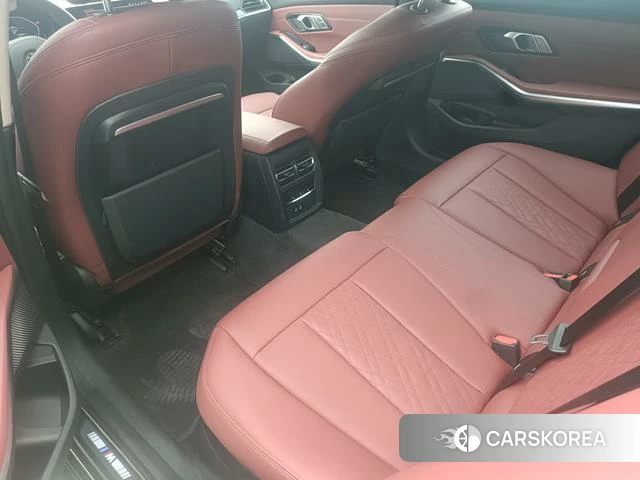 BMW 3 series 2022 Черный из Китая