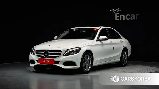 Mercedes-Benz C-Class W205 2018 Белый из Кореи