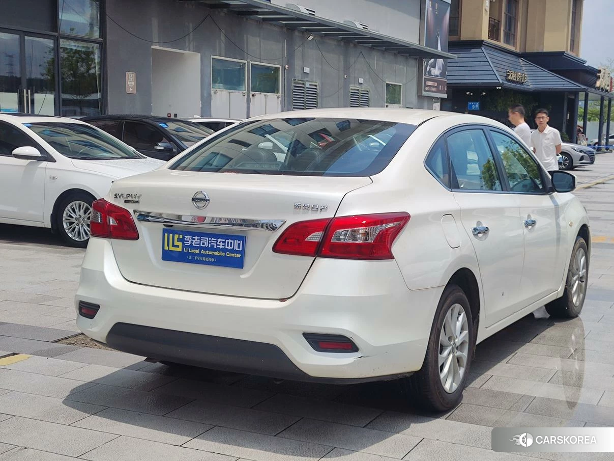 Nissan Xuan Yi 2021 Белый из Китая