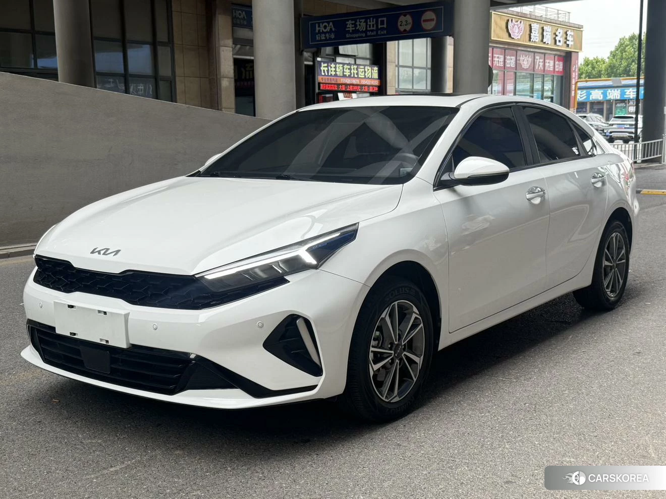 Kia K3 2023 Белый из Китая