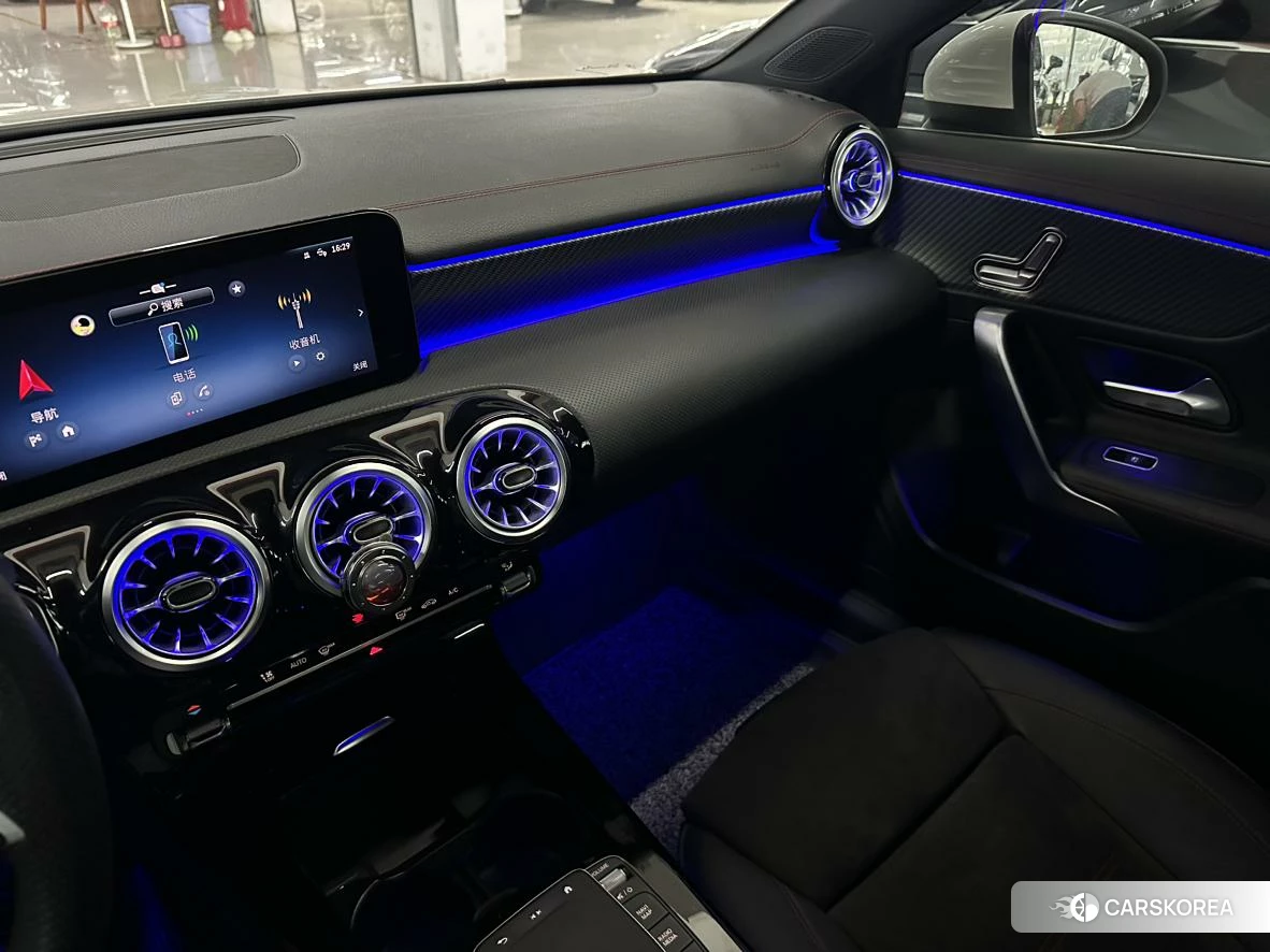Mercedes-Benz Class A 2022 Белый из Китая