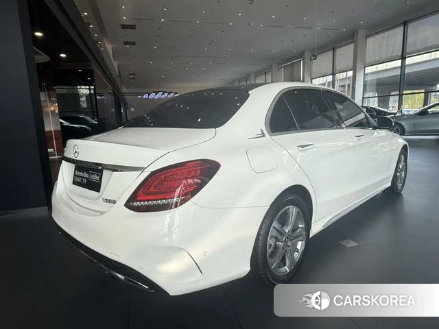 Mercedes-Benz Class C 2021 Белый из Китая