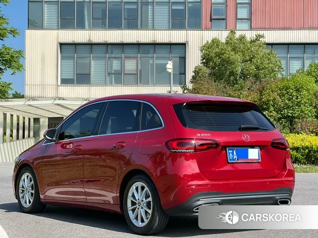 Mercedes-Benz Class B 2021 Красный из Китая
