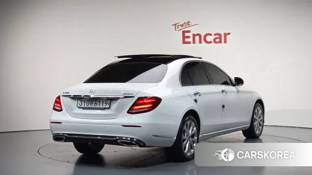 Mercedes-Benz E-Class W213 2019 Белый из Кореи