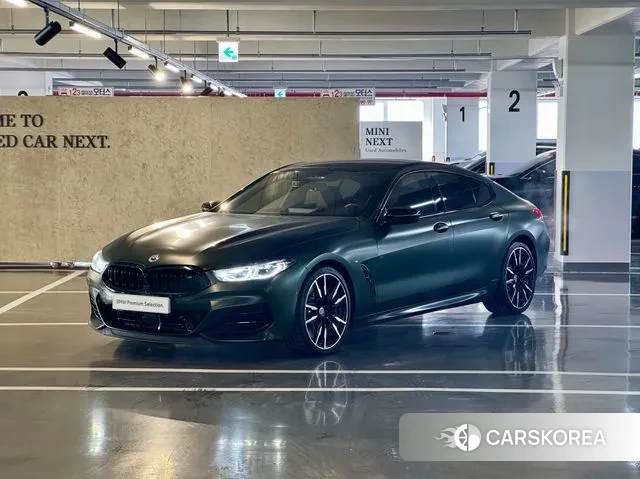 BMW 8 Series (G15) 2022 Темно-зеленый из Кореи