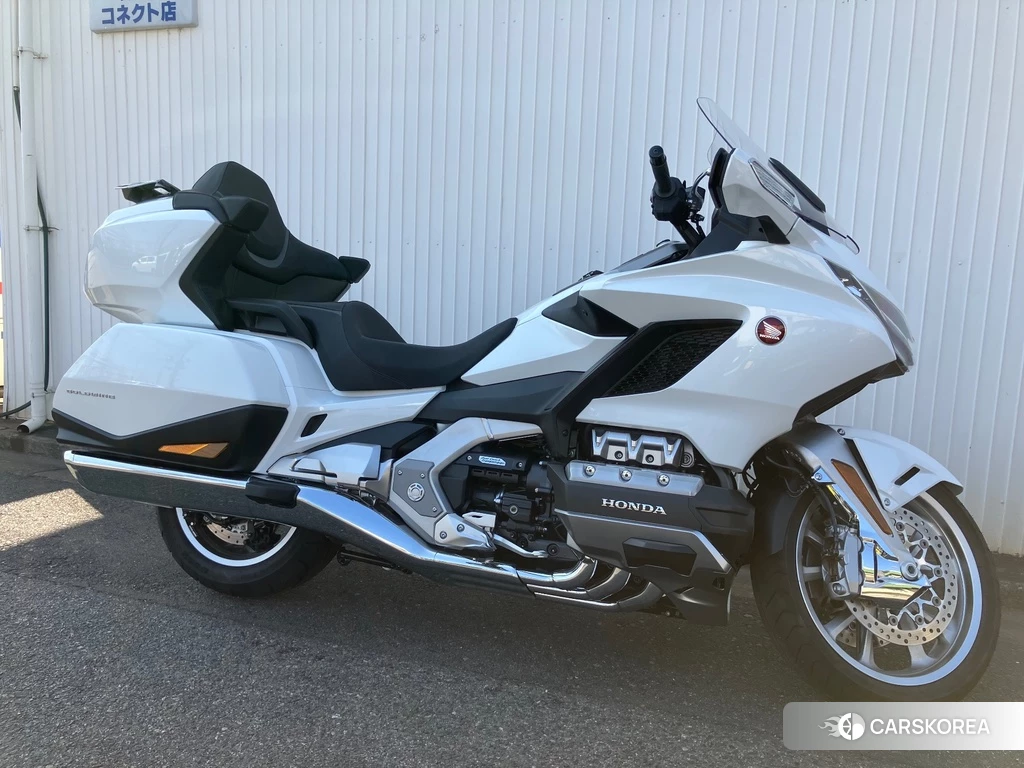 Проданный Honda GL1800 TOUR DCT 2021 из Японии, фото 2