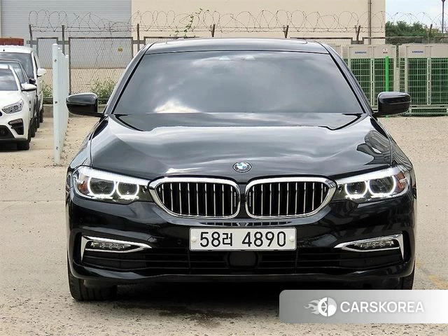 BMW 5 Series (G30) 2018 Черный из Кореи
