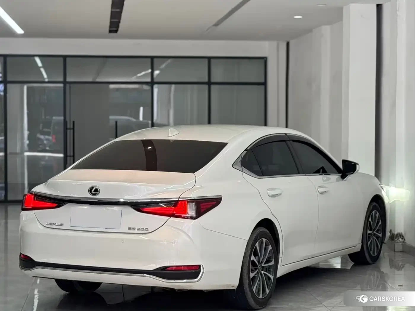 Lexus ES 2024 Белый из Китая