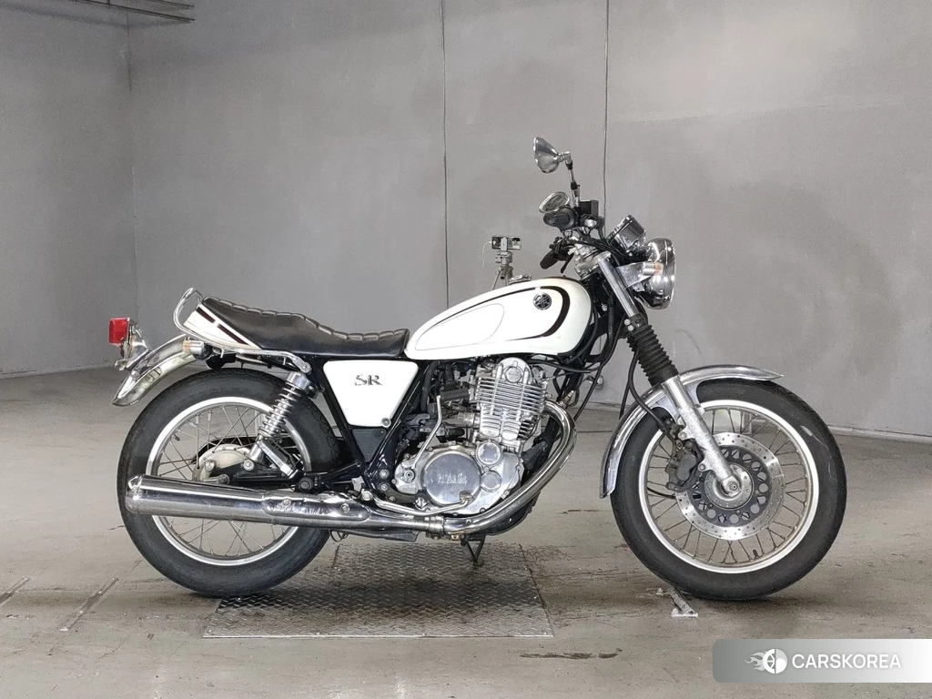 Проданный Yamaha SR 400 2013 из Японии