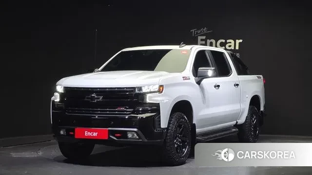 Chevrolet Silverado 2019 Белый из Кореи