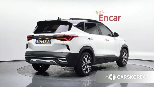Kia Seltos 2022 Белый из Кореи
