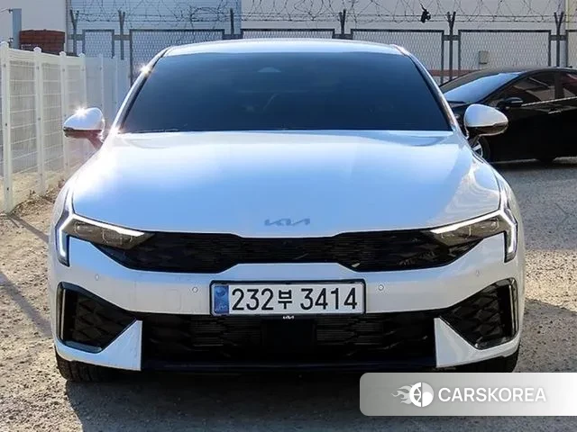 Kia The New K5 3rd generation 2023 Белый из Кореи