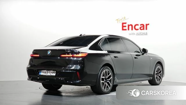BMW 7 Series (G70) 2025 Синий из Кореи