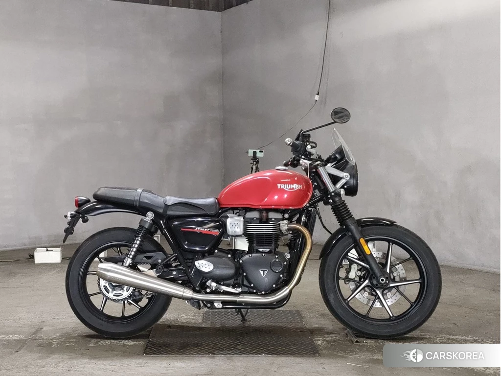 Проданный Triumph STREET TWIN 2020 из Японии