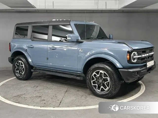Ford Bronco 6th Generation 2024 Небесно-голубой из Кореи
