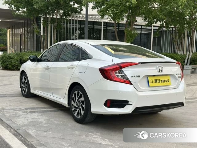 Honda Civic 2018 Белый из Китая
