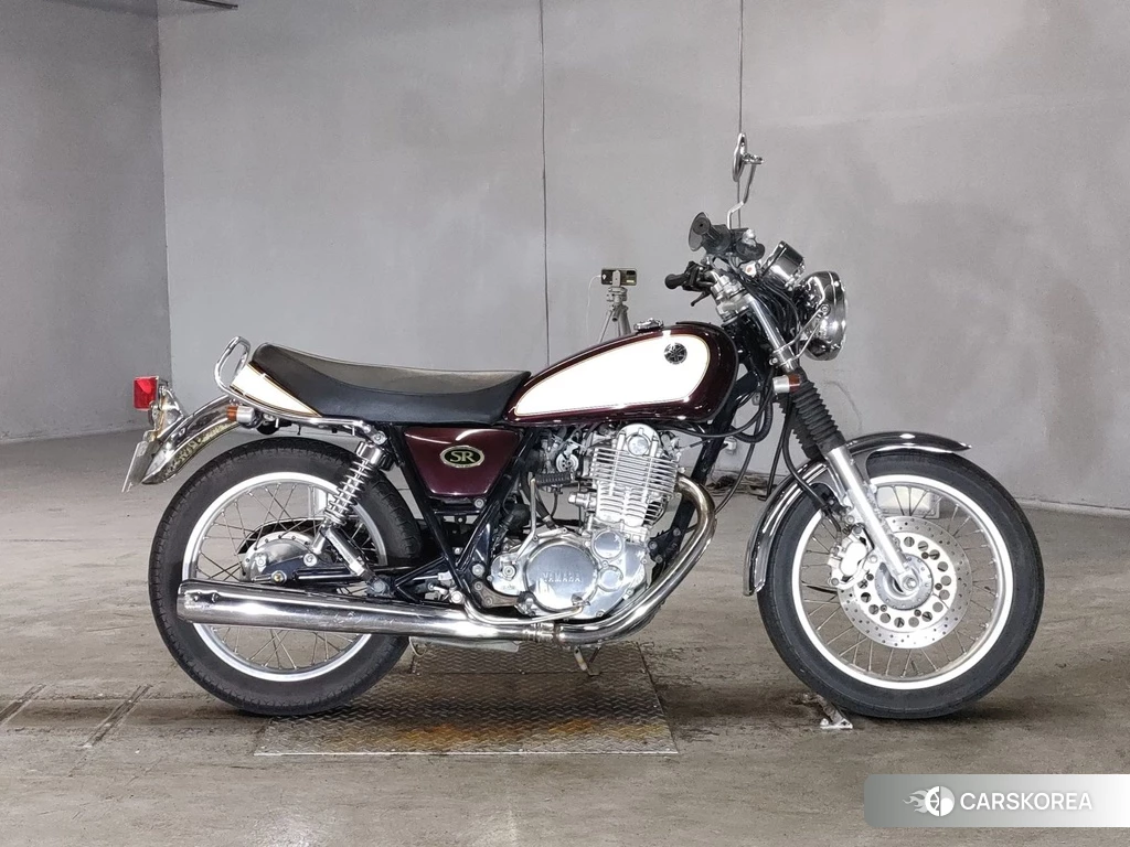 Проданный Yamaha SR 400 2010 из Японии