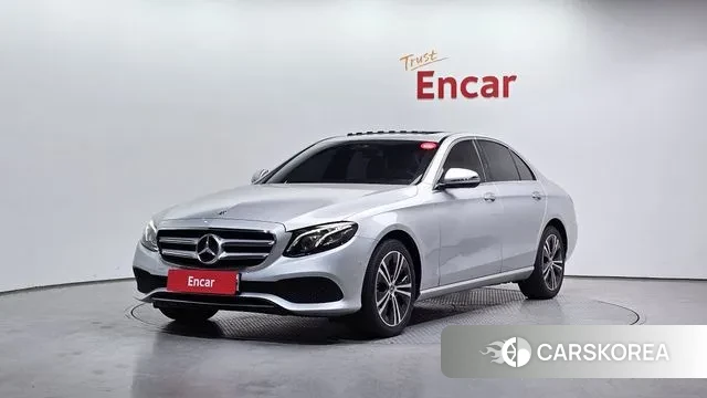 Mercedes-Benz E-Class W213 2020 Серебристо-серый из Кореи