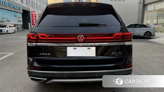 Volkswagen Tourang 2023 Черный из Китая