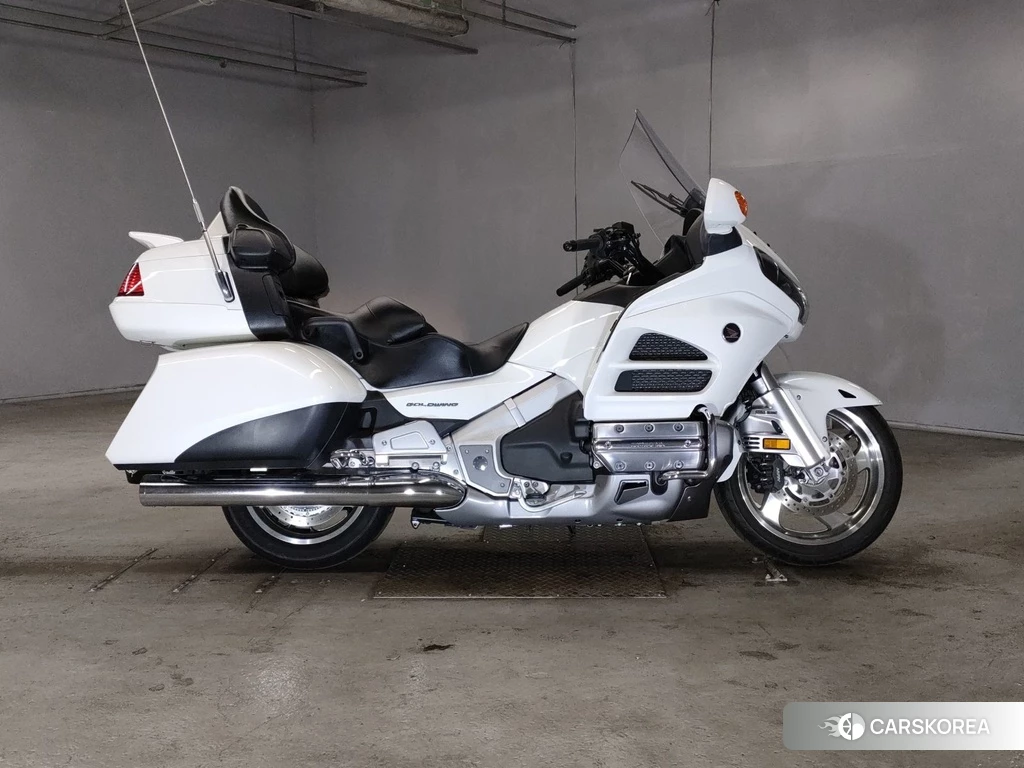 Проданный Honda GL1800 2013 из Японии
