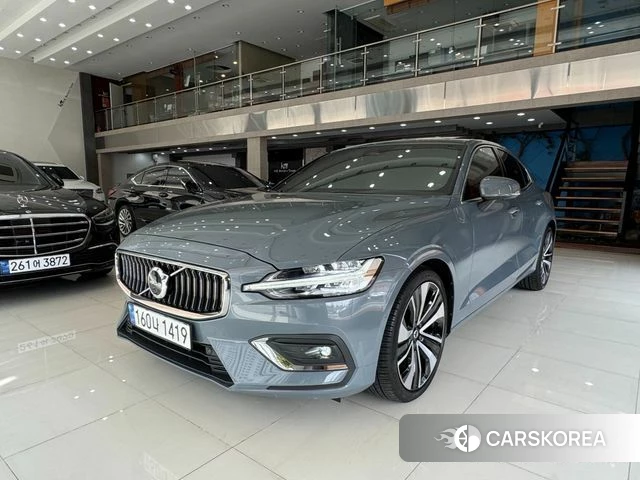 Volvo S60 3rd generation 2023 Небесно-голубой из Кореи