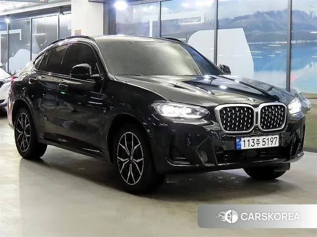 BMW X4 (G02) 2023 Черный из Кореи