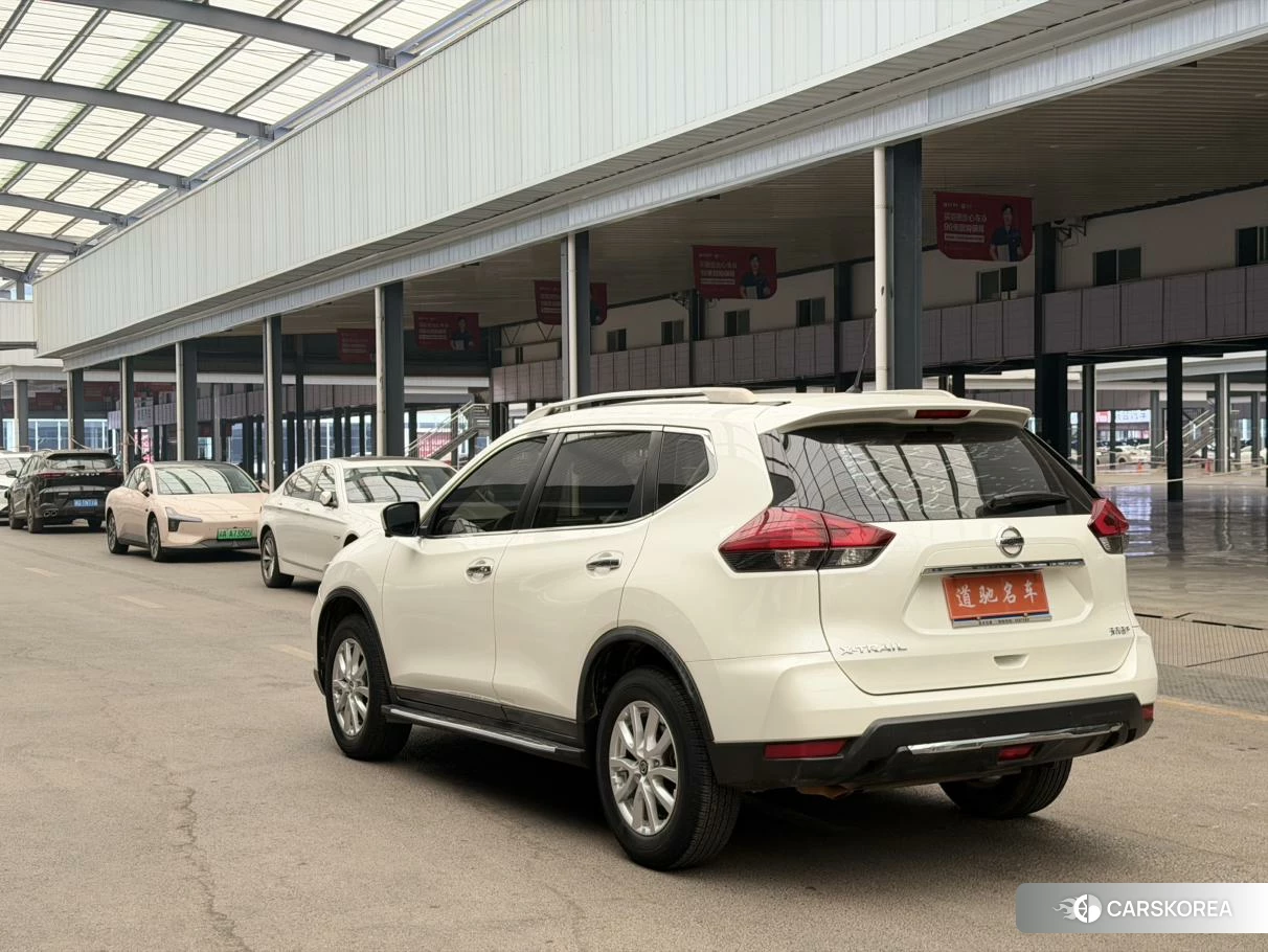 Nissan Qijun 2020 Белый из Китая