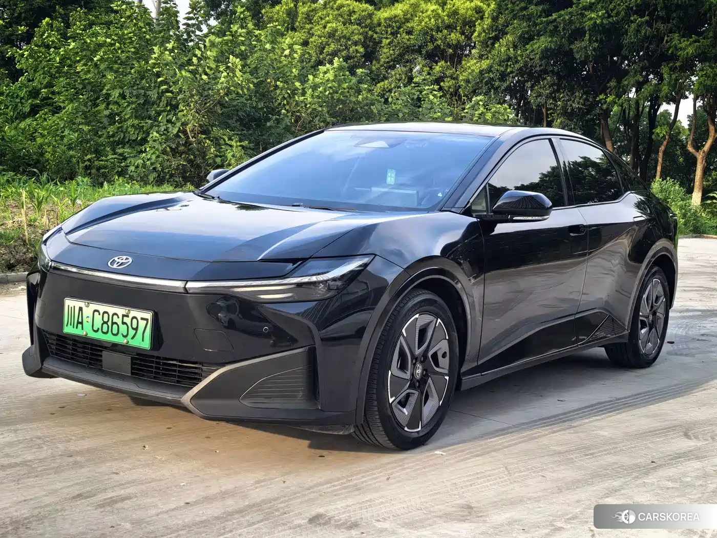 Toyota bZ3 2024 Черный из Китая
