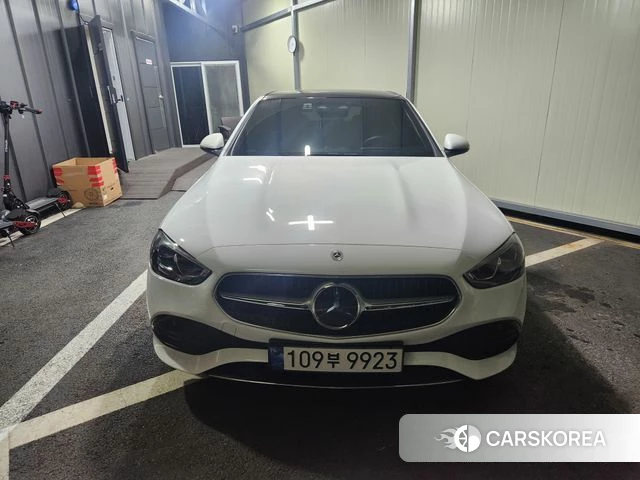 Mercedes-Benz C-Class W206 2023 Белый из Кореи
