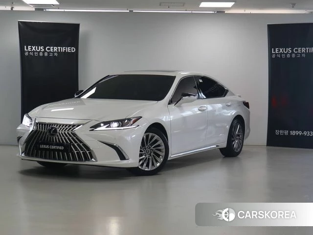 Lexus ES300h 7th generation 2025 Жемчужный цвет из Кореи