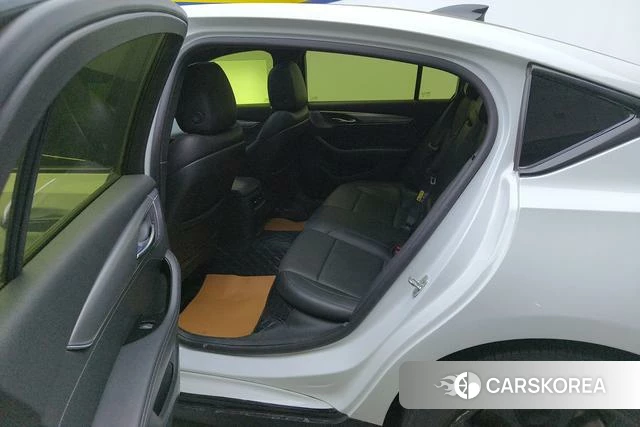 Cadillac CT5 2022 Белый из Китая